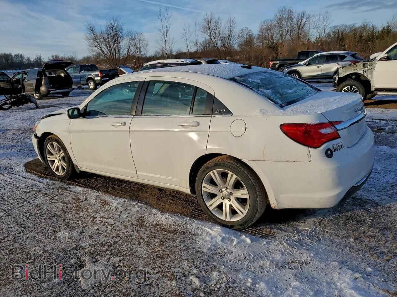 2013 CHRYSLER 200 - VIN: 1C3CCBAB7DN761718 - Photo 2
