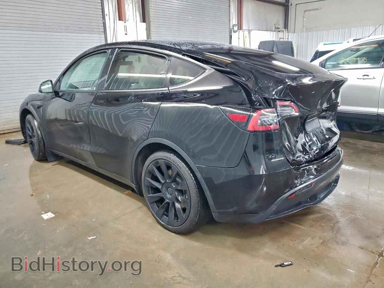 2023 TESLA MODEL Y - VIN: 7SAYGAEE2PF688347 - Фото 2