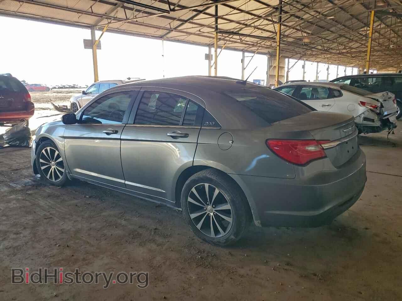 2013 CHRYSLER 200 - VIN: 1C3CCBBG1DN711407 - Фото 2