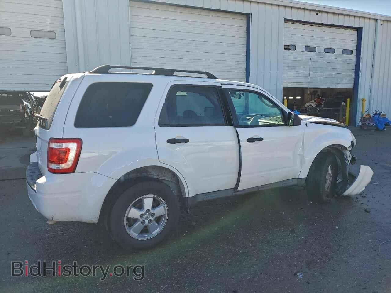2011 FORD ESCAPE - VIN: 1FMCU0D76BKA25870 - Фото 3