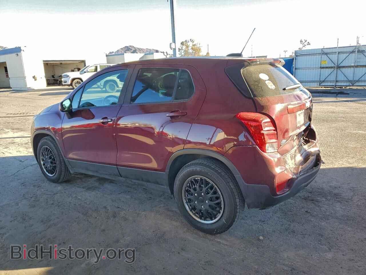 2017 CHEVROLET TRAX - VIN: 3GNCJKSB7HL272913 - Фото 2