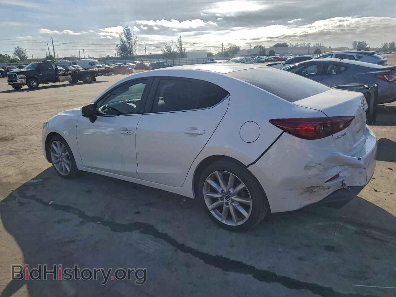 2017 MAZDA 3 - VIN: 3MZBN1V79HM105454 - Фото 2