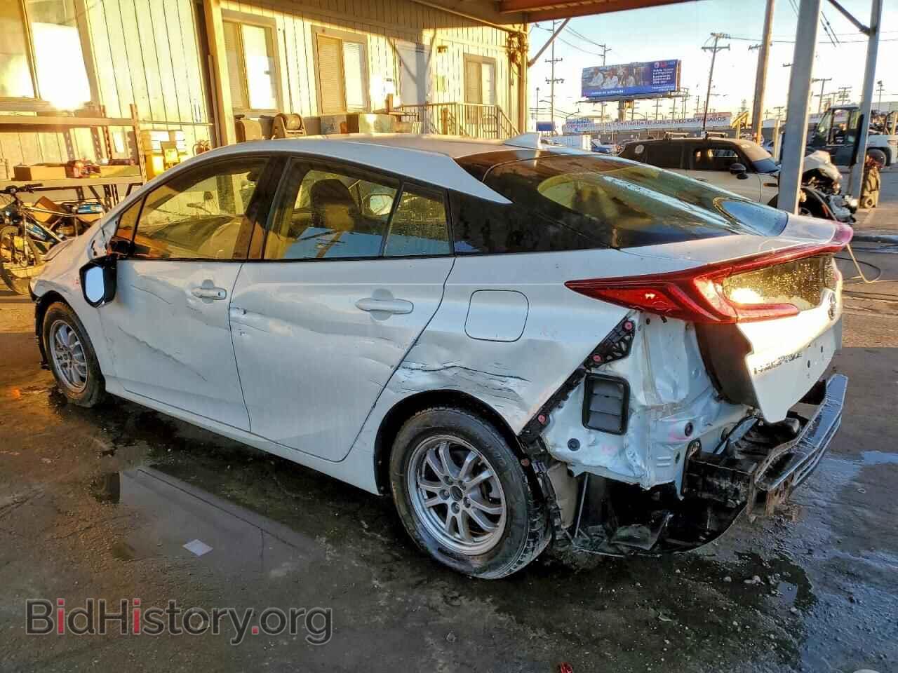 2017 TOYOTA PRIUS - VIN: JTDKARFP5H3053494 - Фото 2