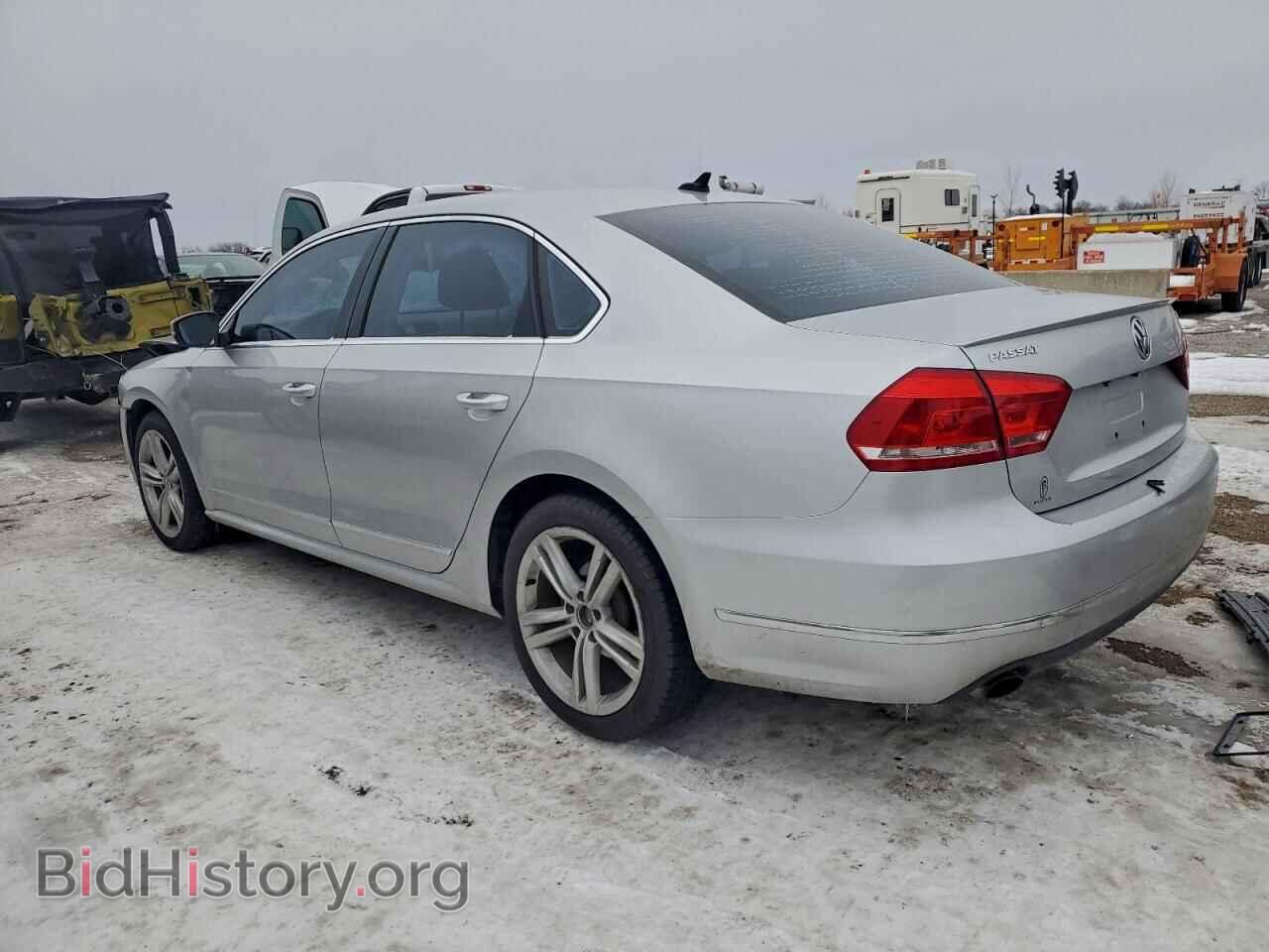 2015 VOLKSWAGEN PASSAT - VIN: 1VWCT7A35FC007245 - Фото 2