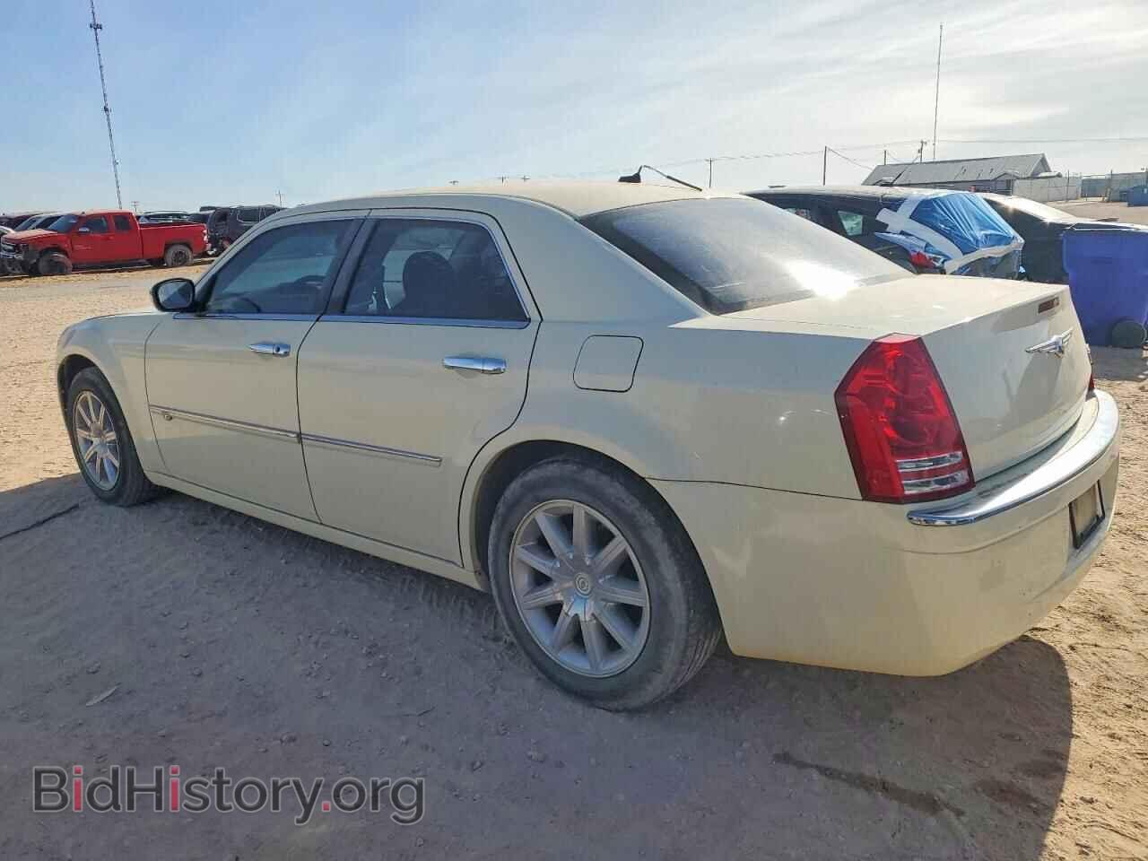 2008 CHRYSLER 300 - VIN: 2C3KA63H18H334544 - Фото 2