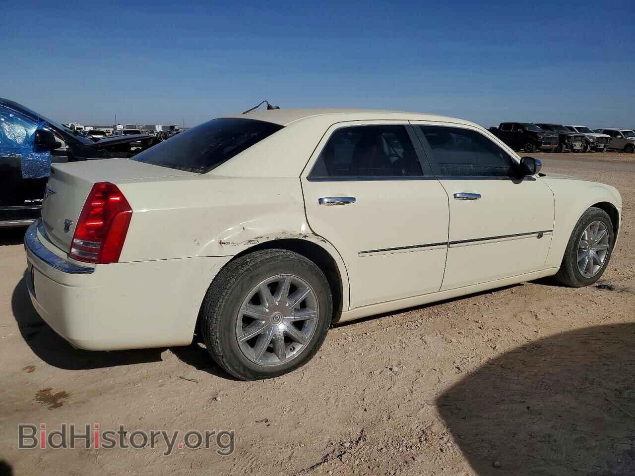 2008 CHRYSLER 300 - VIN: 2C3KA63H18H334544 - Фото 3