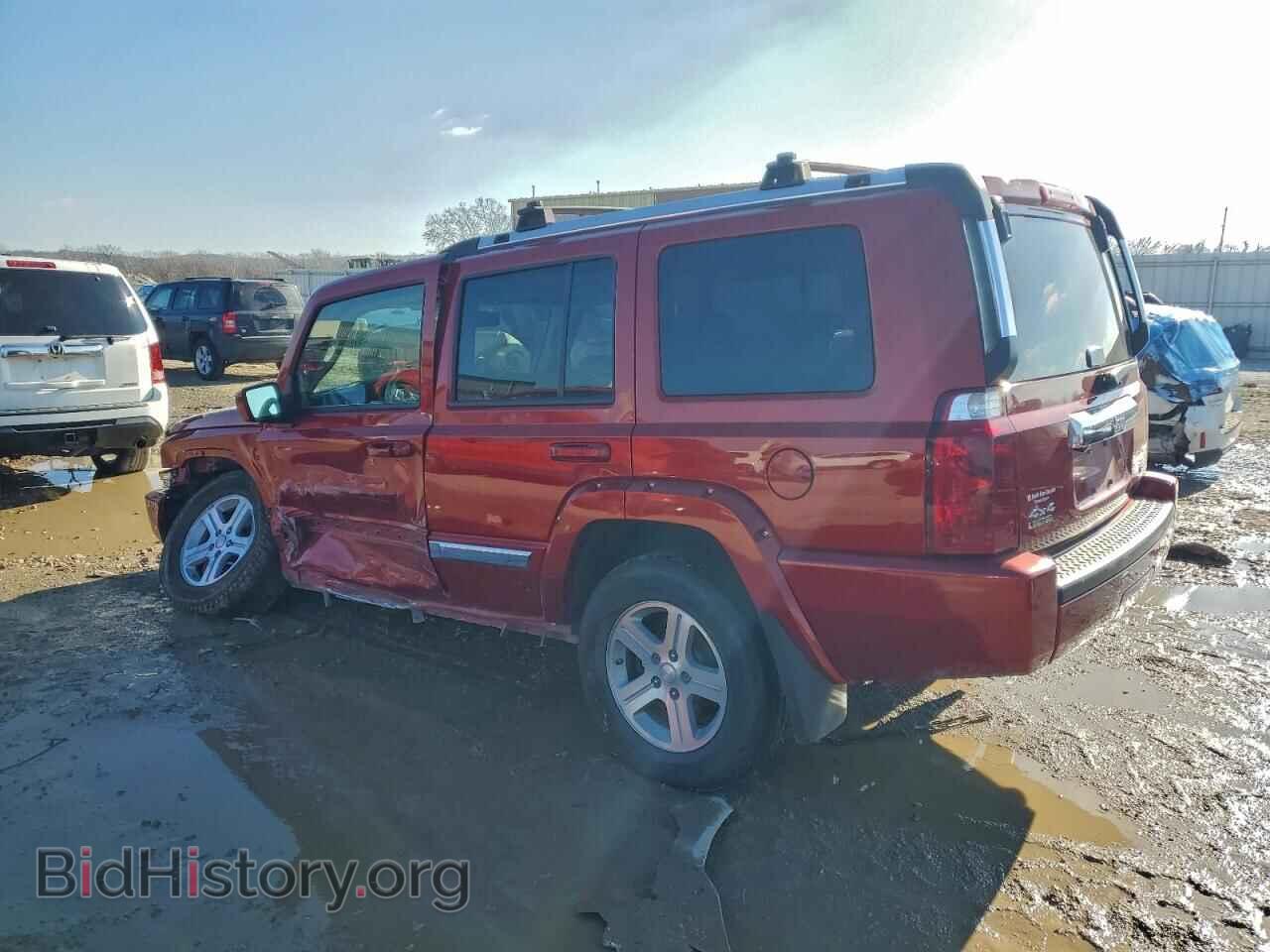 2010 JEEP COMMANDER - VIN: 1J4RG5GT9AC122169 - Photo 2