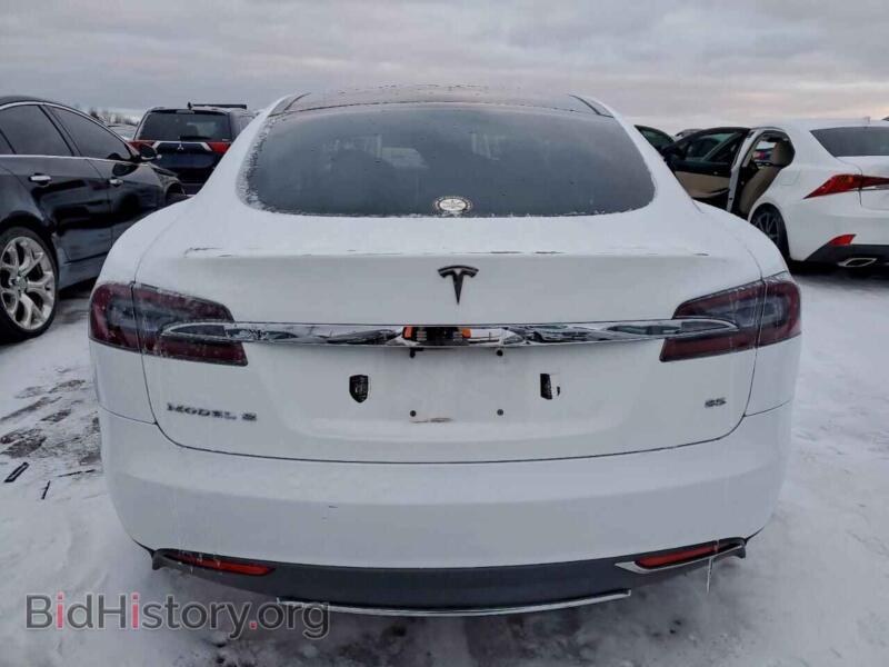 2013 Tesla MODEL S (VIN 5YJSA1CN7DFP26464) — фото 6 из 13