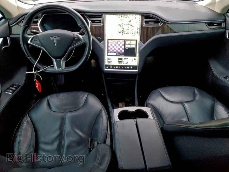 2013 Tesla MODEL S (VIN 5YJSA1CN7DFP26464) — фото 8 из 13