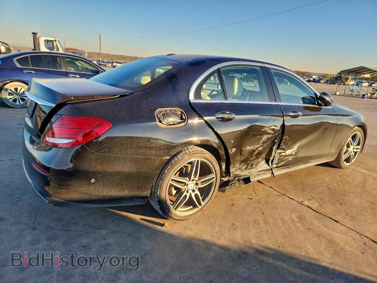 2017 MERCEDES-BENZ E-CLASS - VIN: WDDZF4JB1HA184468 - Фото 3