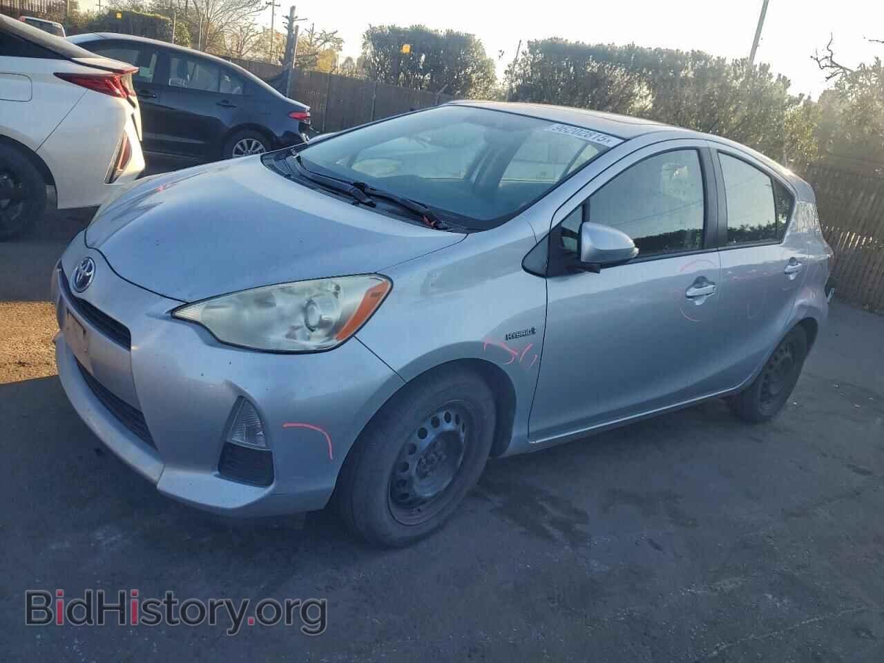 Фотография JTDKDTB38E1060079 - TOYOTA PRIUS 2014