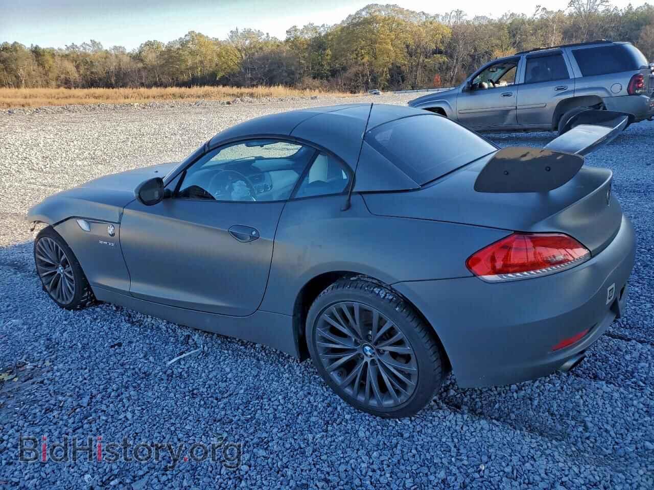 2009 BMW Z4 - VIN: WBALM73589E164854 - Фото 2