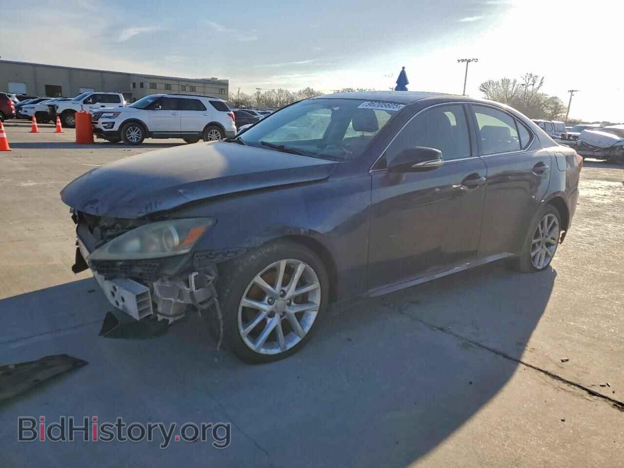 Photo JTHCF5C21B5047239 - LEXUS IS 2011