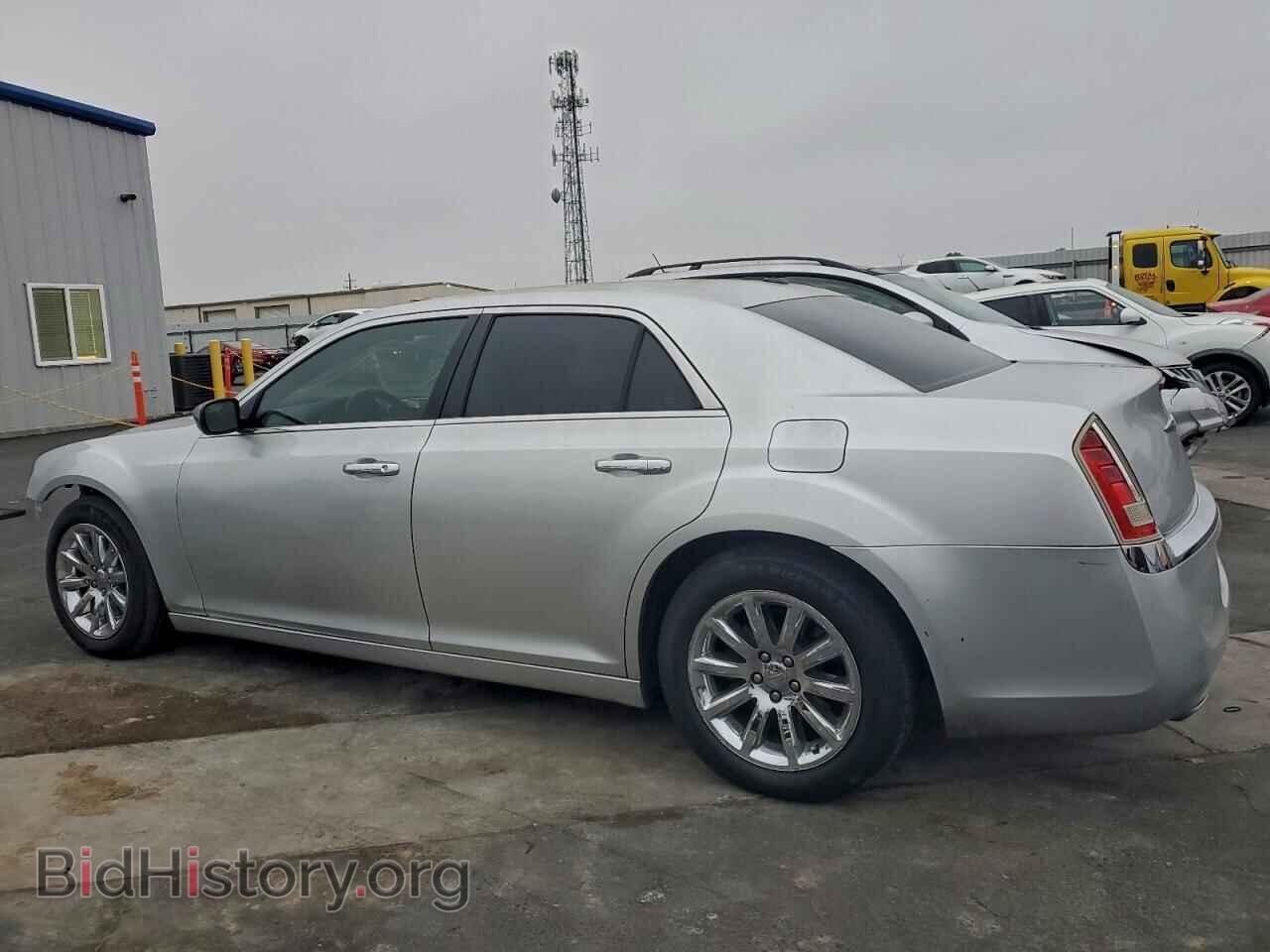 2012 CHRYSLER 300 - VIN: 2C3CCAETXCH250735 - Фото 2