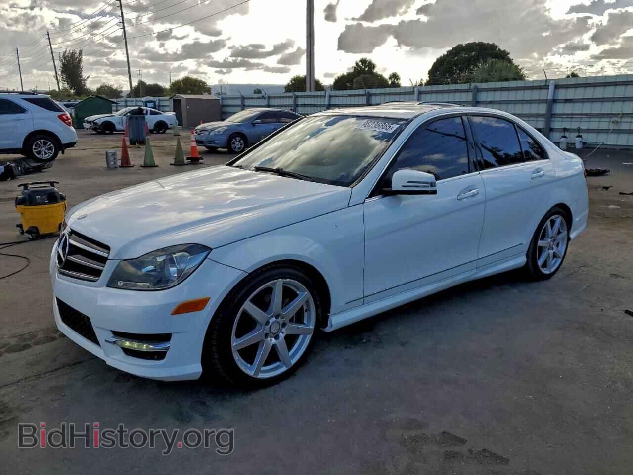 Фотография WDDGF4HB5EA961002 - MERCEDES-BENZ C-CLASS 2014