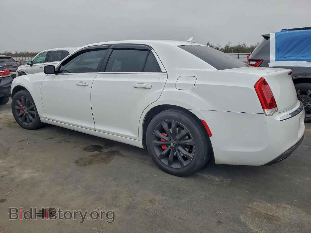 2015 CHRYSLER 300 - VIN: 2C3CCARG9FH757031 - Фото 2