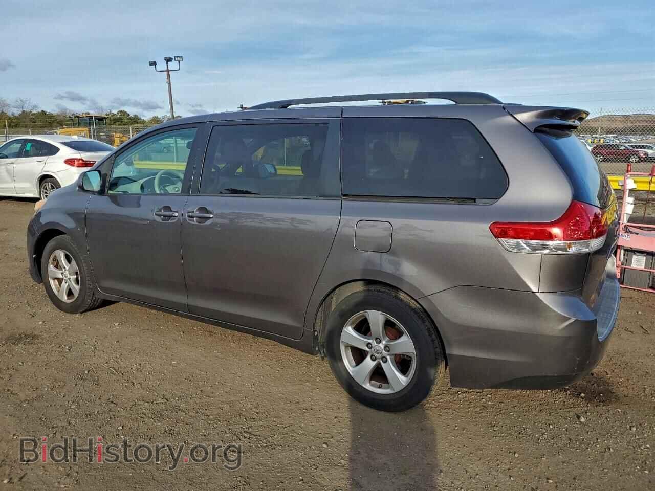 2011 TOYOTA All Models - VIN: 5TDKK3DC4BS086065 - Фото 2