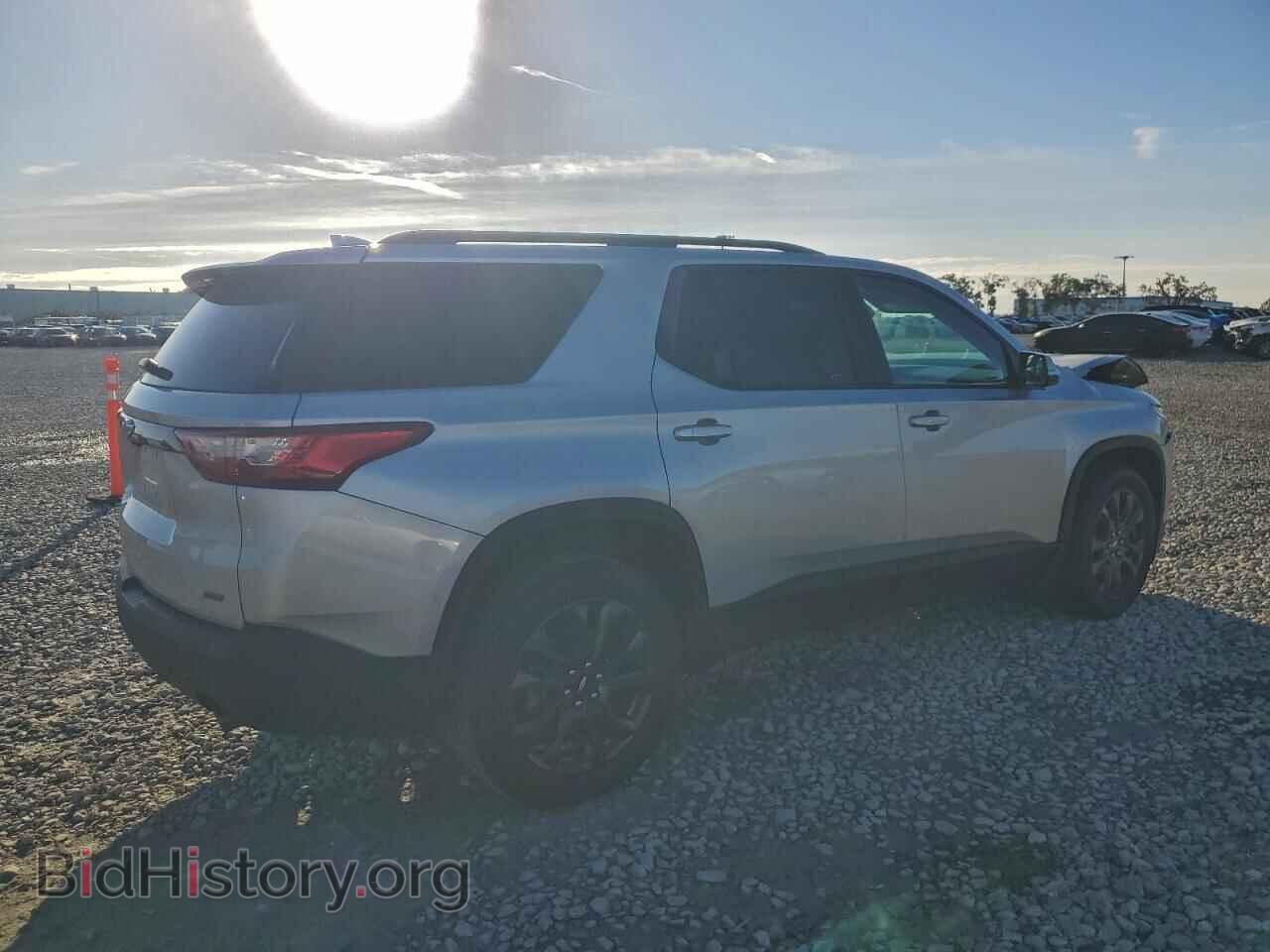 2019 CHEVROLET TRAVERSE - VIN: 1GNERJKW3KJ280844 - Фото 3