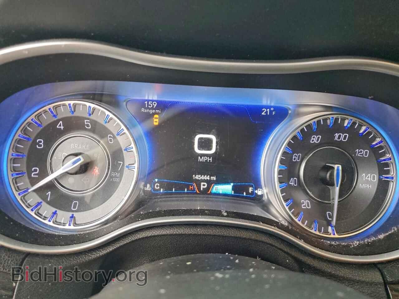2016 CHRYSLER 300 - VIN: 2C3CCAAG5GH273743 - Фото 9