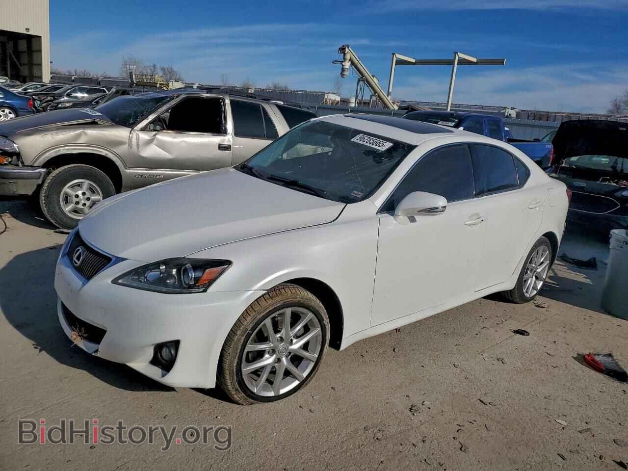 Photo JTHCF5C28B5051191 - LEXUS IS 2011