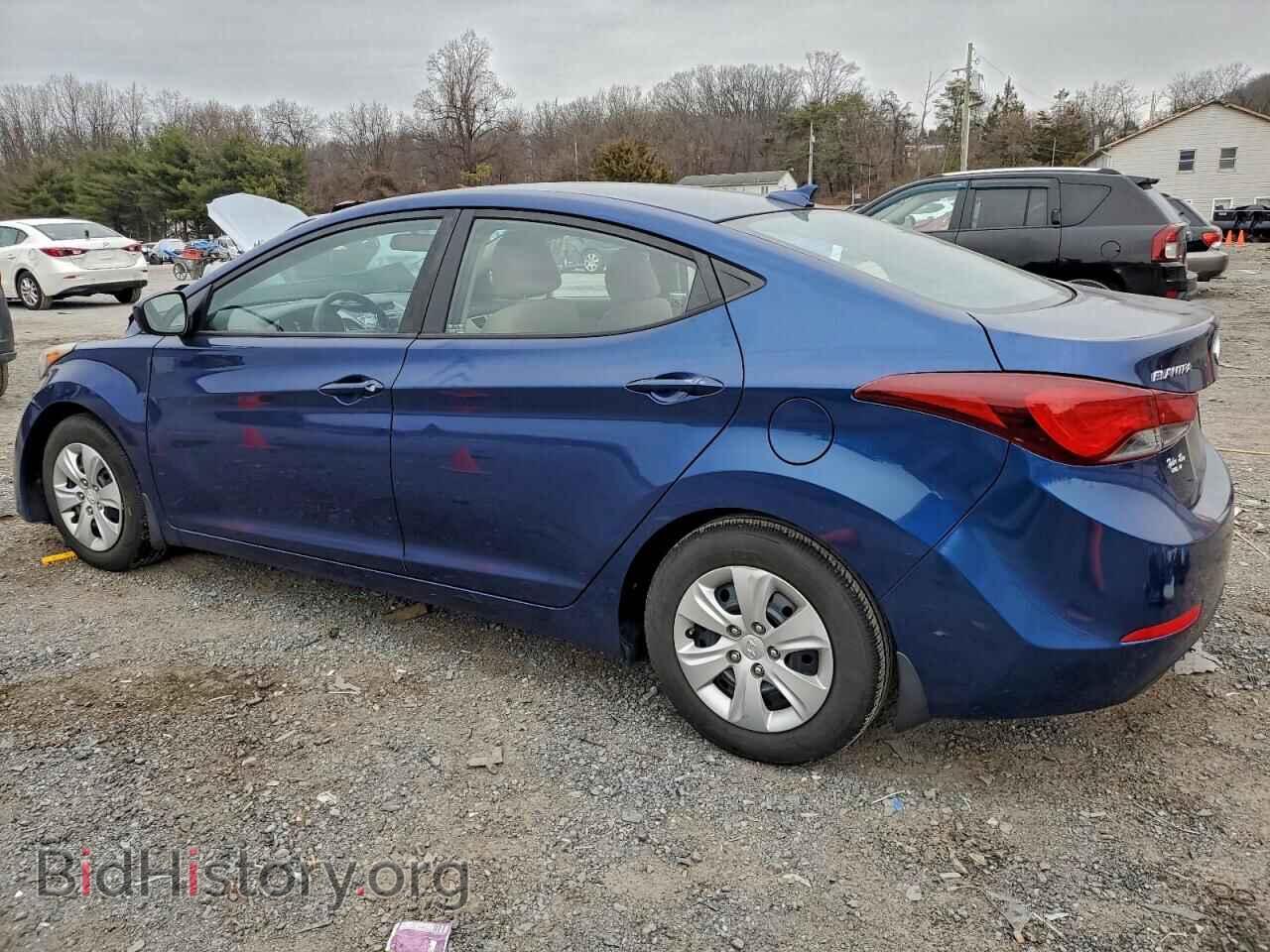 2016 HYUNDAI ELANTRA - VIN: 5NPDH4AE1GH773052 - Фото 2