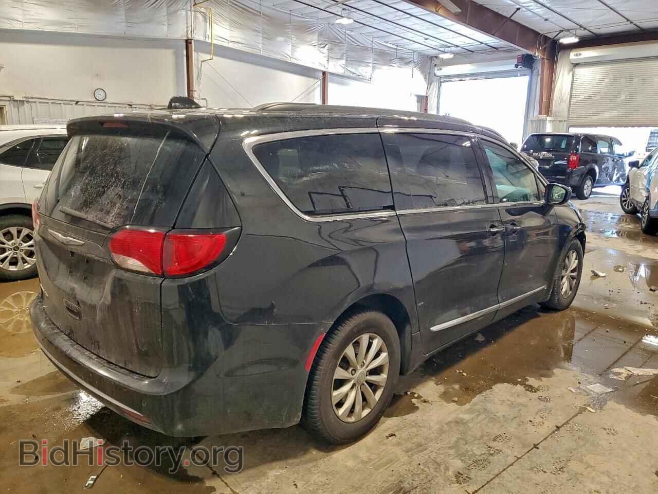 2017 CHRYSLER PACIFICA - VIN: 2C4RC1BG6HR610632 - Фото 3