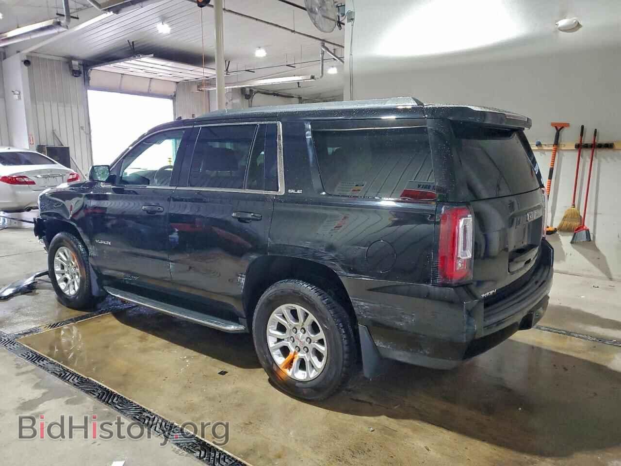 2016 GMC YUKON - VIN: 1GKS2AKC2GR414567 - Photo 2
