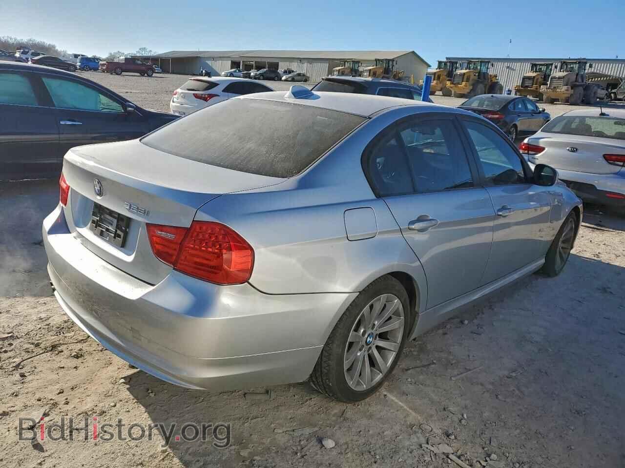 2011 BMW 3 SERIES - VIN: WBAPH5C51BA442453 - Фото 3