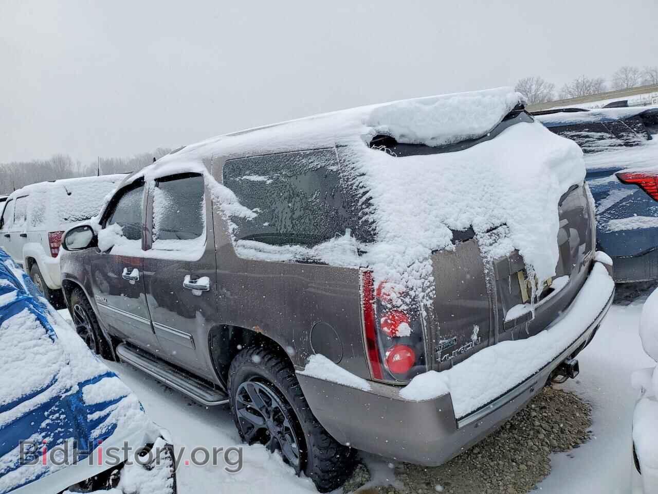 2011 GMC YUKON - VIN: 1GKS2EEF1BR337941 - Фото 2