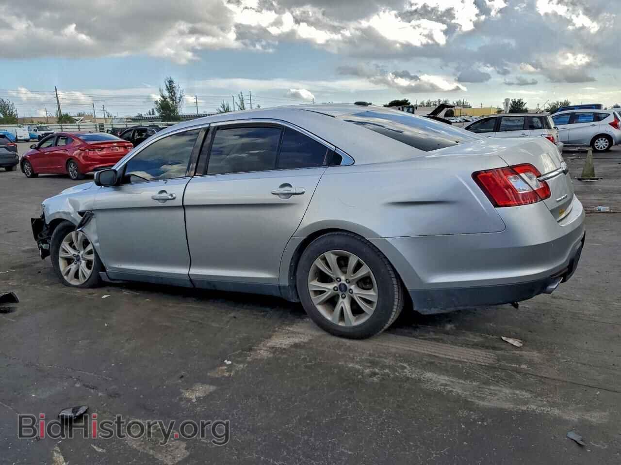 2011 FORD TAURUS - VIN: 1FAHP2EWXBG163035 - Фото 2