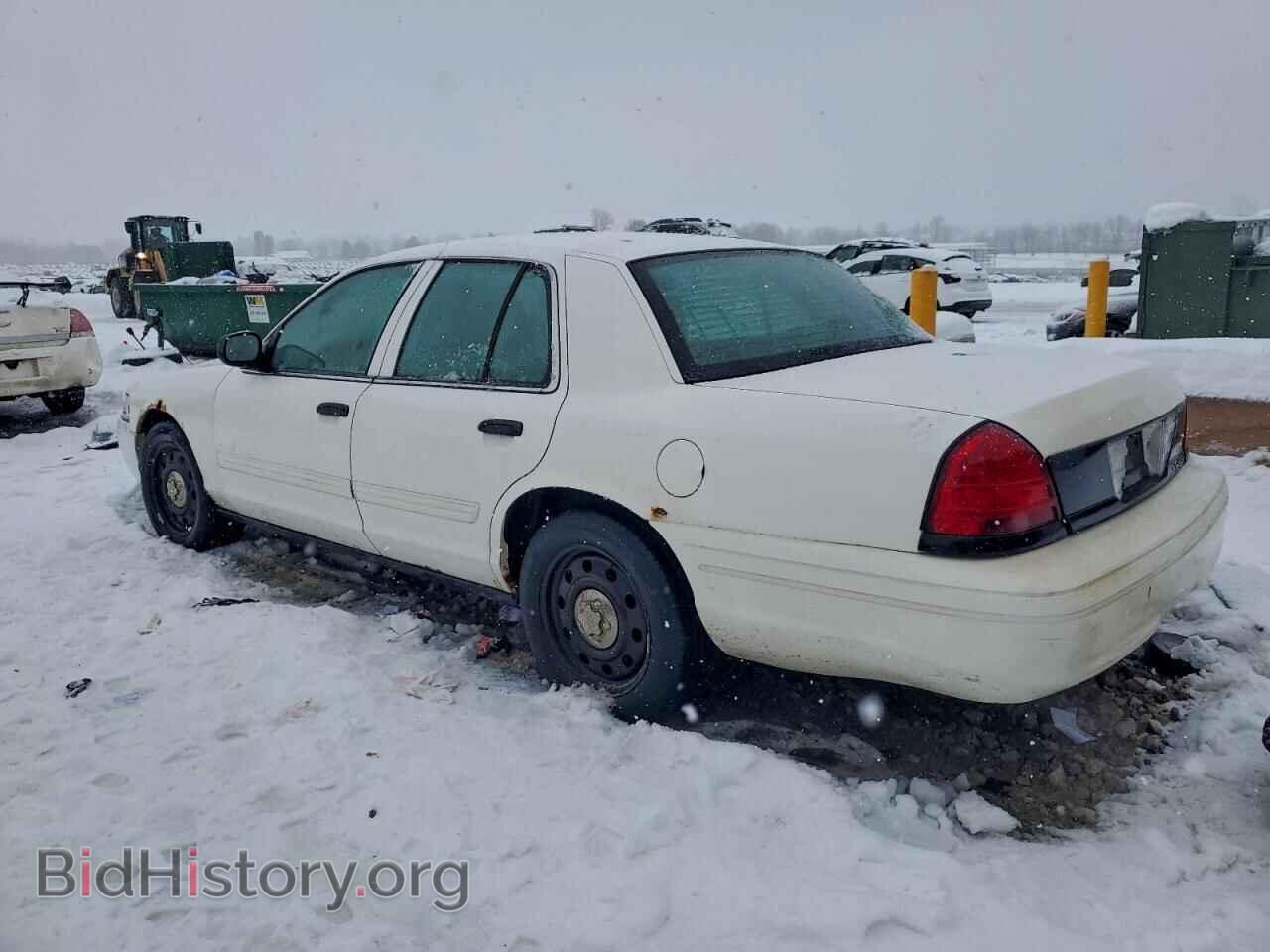 2011 FORD CROWN VIC - VIN: 2FABP7BVXBX106987 - Фото 2