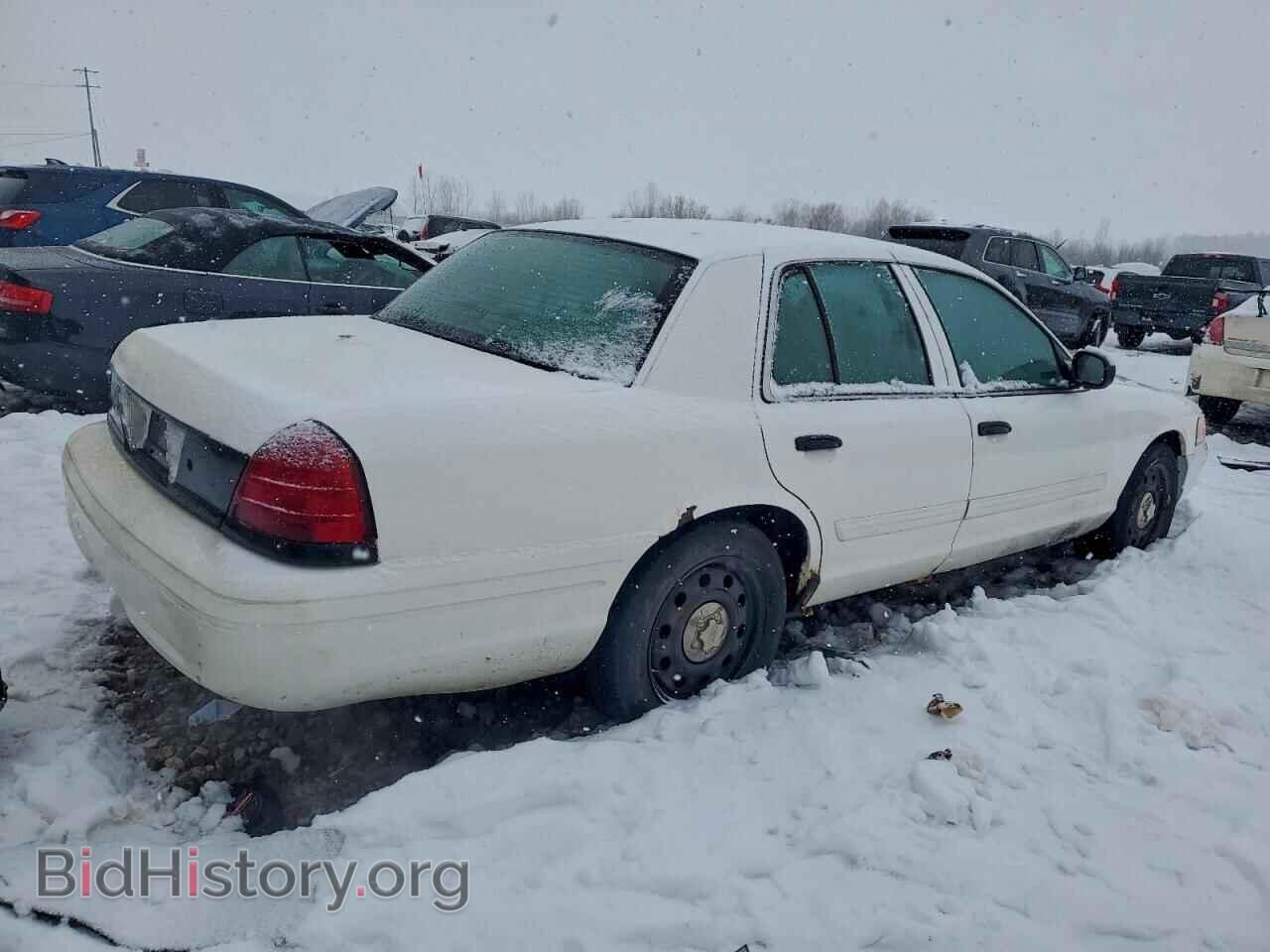 2011 FORD CROWN VIC - VIN: 2FABP7BVXBX106987 - Фото 3