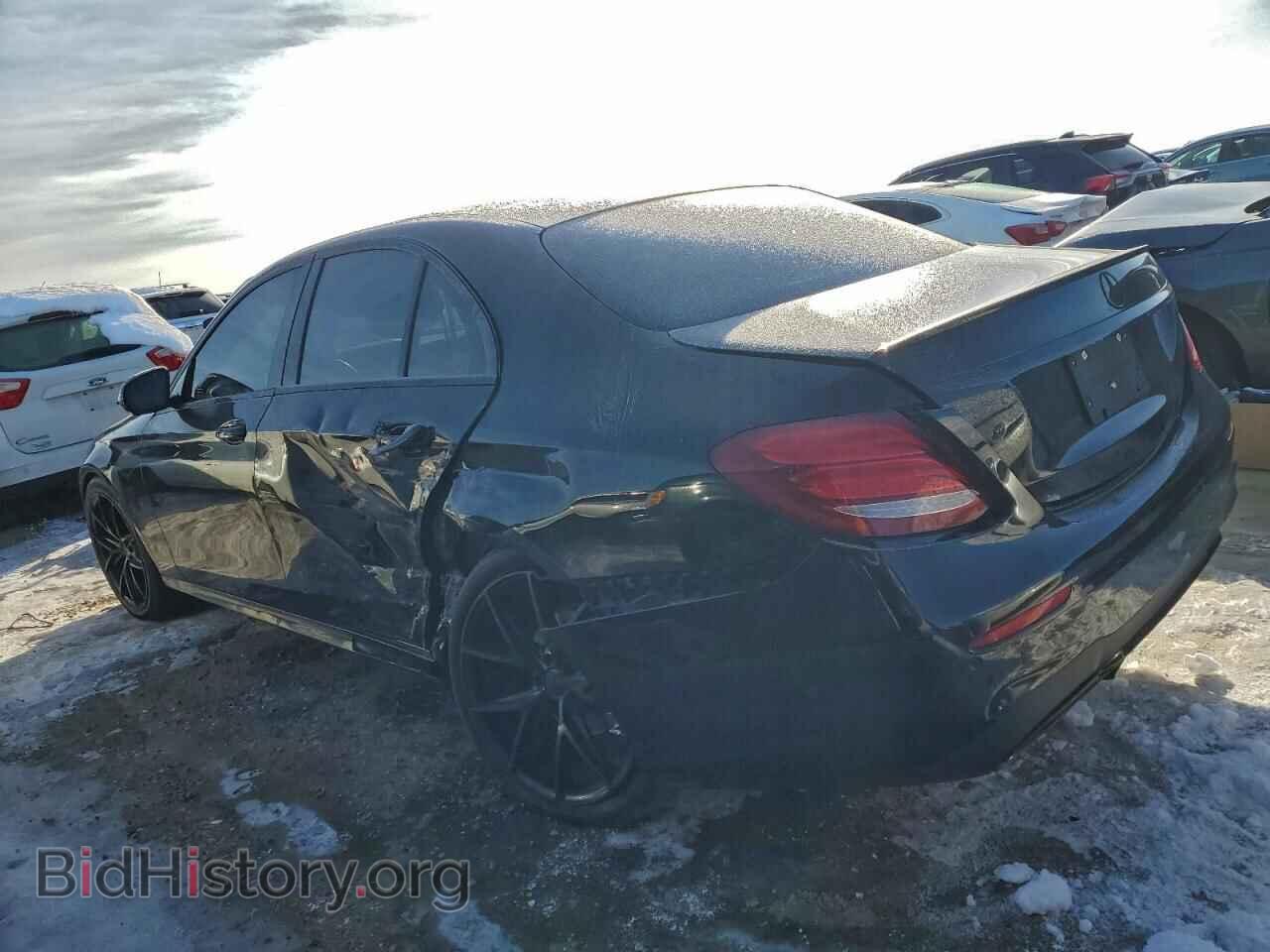2018 MERCEDES-BENZ E-CLASS - VIN: WDDZF4KBXJA300111 - Фото 2