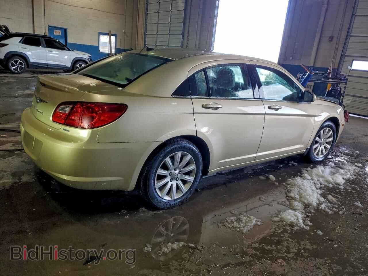 2010 CHRYSLER SEBRING - VIN: 1C3CC5FB8AN203687 - Фото 3