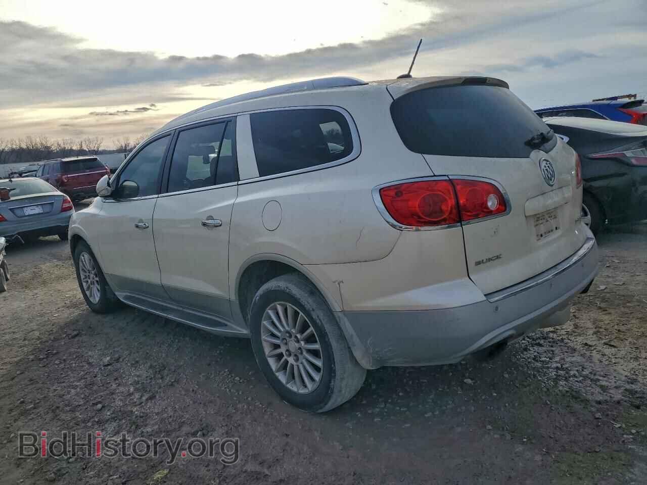 2012 BUICK ENCLAVE - VIN: 5GAKRCED7CJ117604 - Фото 2