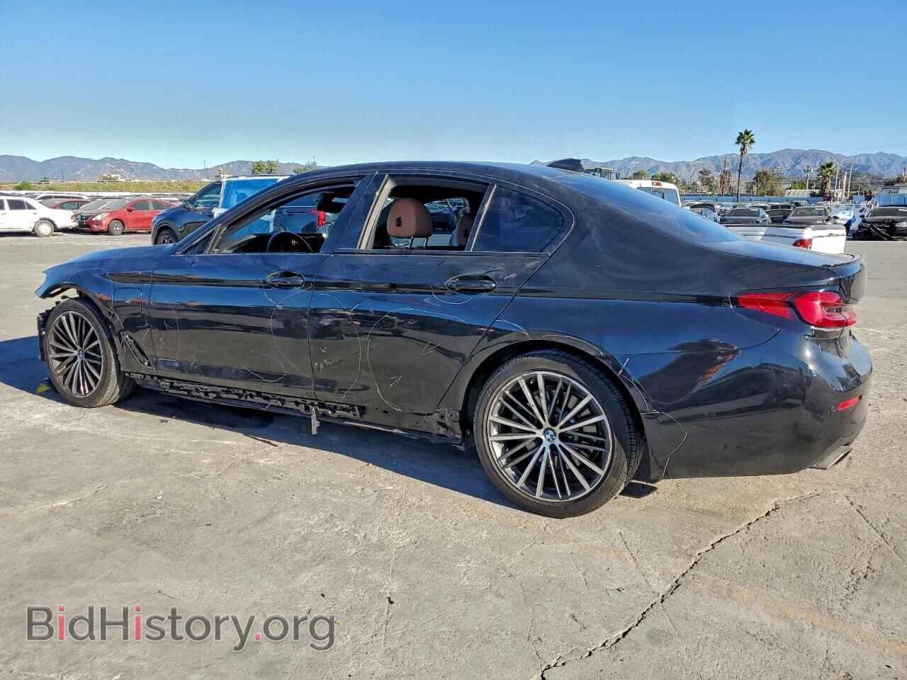 2021 BMW 5 SERIES - VIN: WBA13AG00MCF84833 - Фото 2