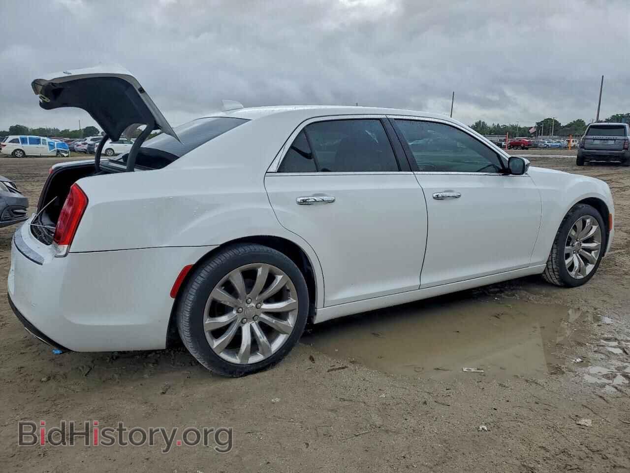 2019 CHRYSLER 300 - VIN: 2C3CCAEG3KH505582 - Фото 3