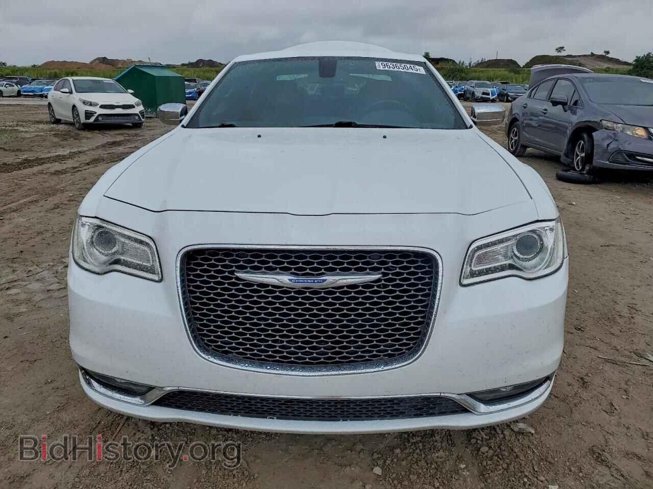2019 CHRYSLER 300 - VIN: 2C3CCAEG3KH505582 - Фото 5