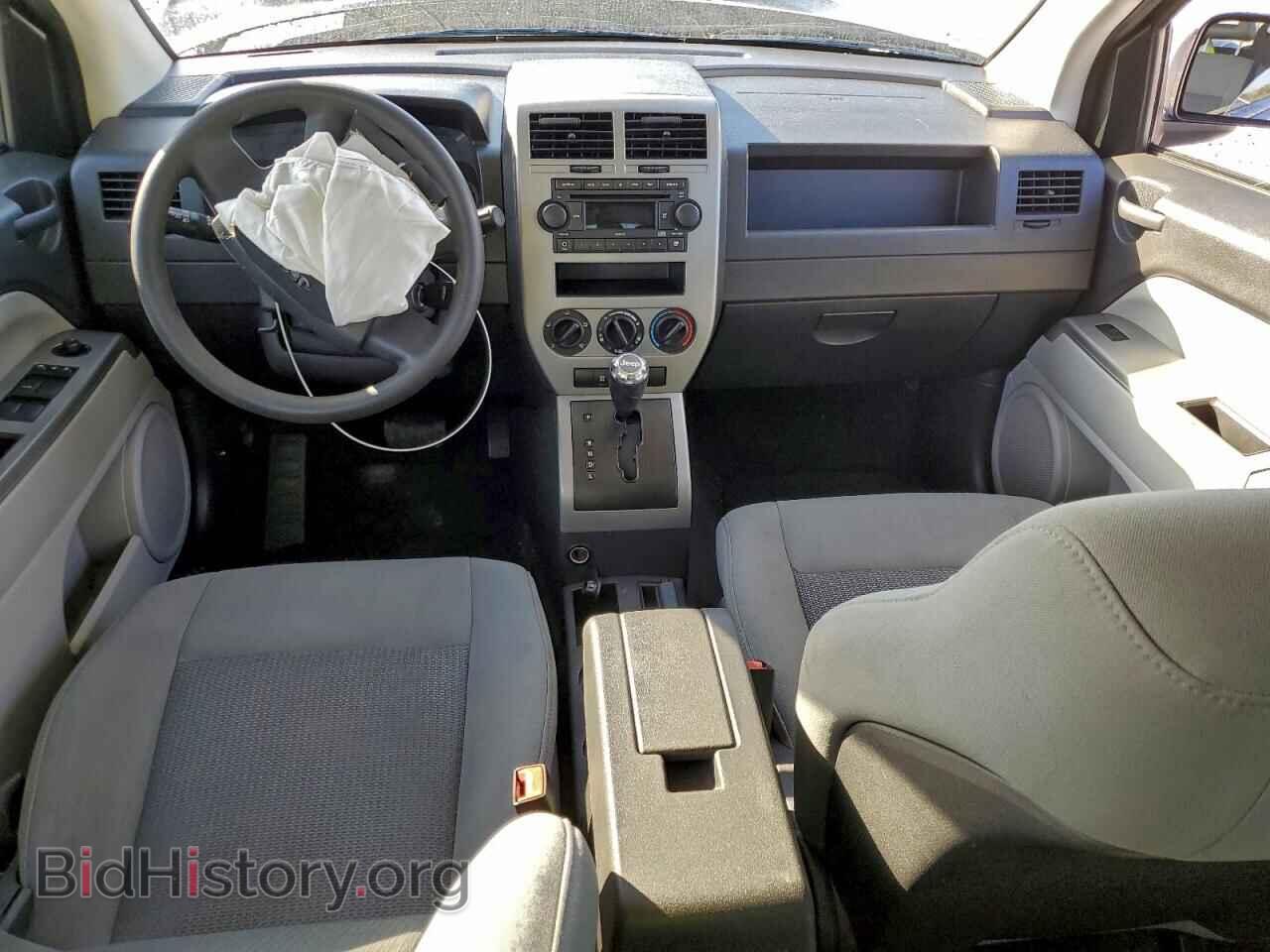 2007 JEEP COMPASS - VIN: 1J8FT47047D391678 - Photo 8