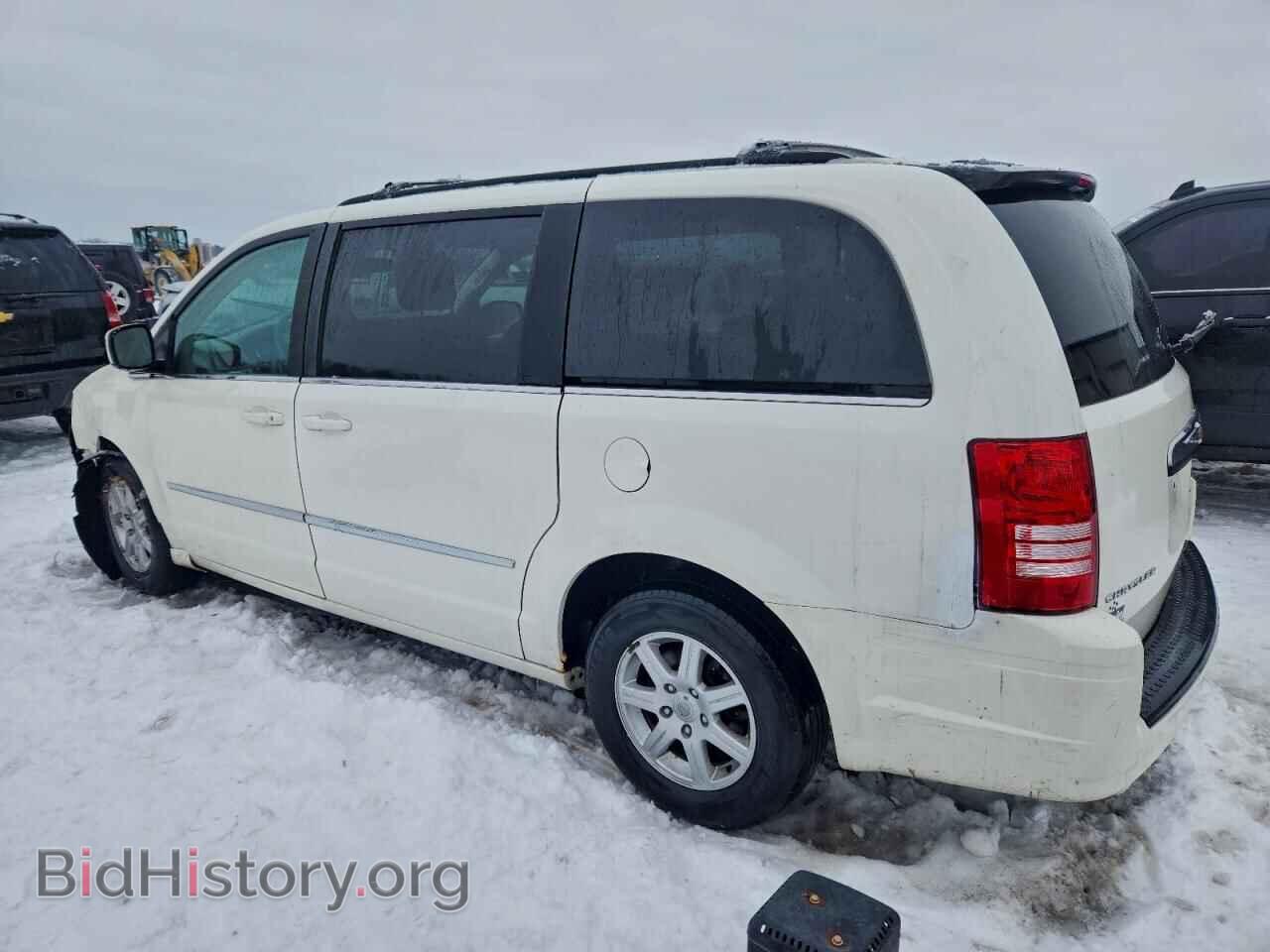 2010 CHRYSLER MINIVAN - VIN: 2A4RR5D11AR285824 - Фото 2