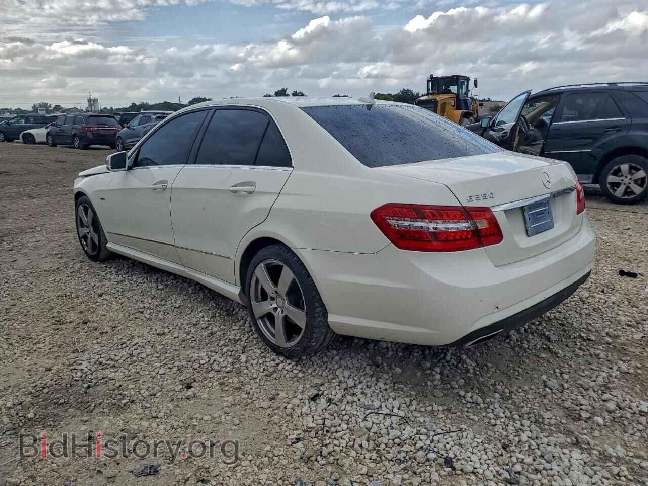 2012 MERCEDES-BENZ E-CLASS - VIN: WDDHF5KB0CA588466 - Фото 2