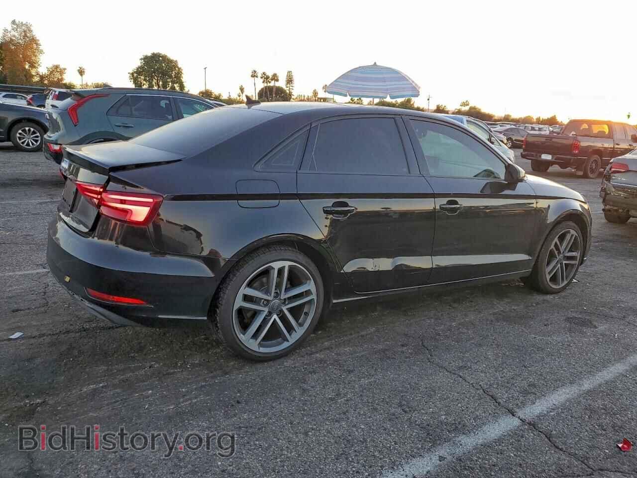 2018 AUDI A3 - VIN: WAUAUGFF3J1010429 - Фото 3