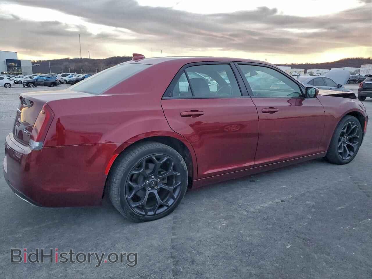 2019 CHRYSLER 300 - VIN: 2C3CCABG4KH712518 - Фото 3