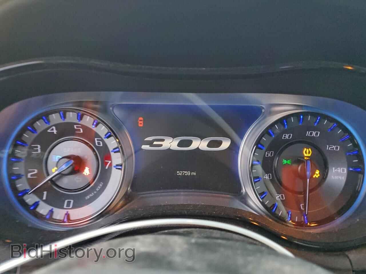 2019 CHRYSLER 300 - VIN: 2C3CCABG4KH712518 - Фото 9