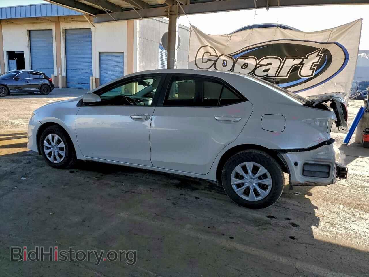 2017 TOYOTA COROLLA - VIN: 5YFBPRHE2HP671132 - Фото 2
