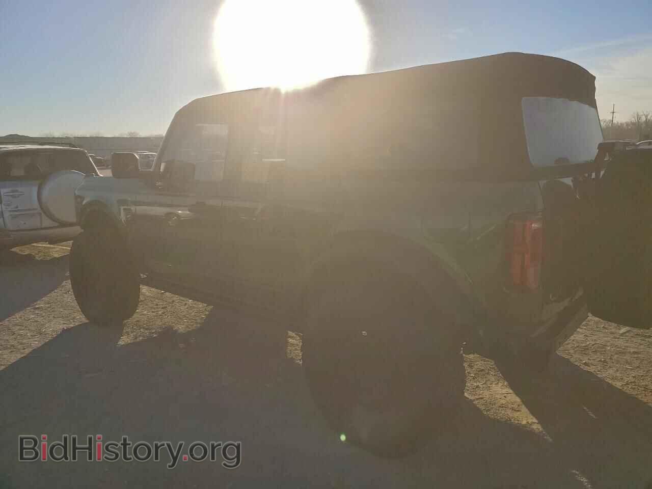 2023 FORD BRONCO - VIN: 1FMEE5DH2PLB38695 - Фото 2