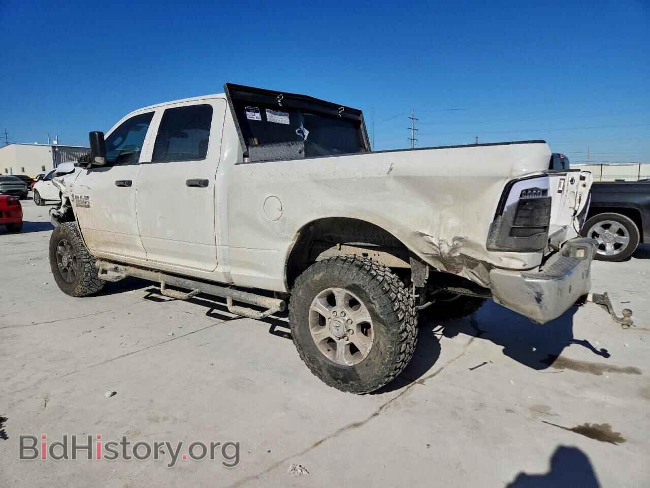 2018 RAM All Models - VIN: 3C6UR5CL1JG417027 - Photo 2