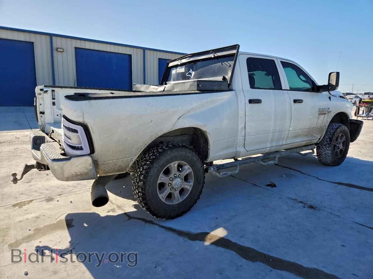 2018 RAM All Models - VIN: 3C6UR5CL1JG417027 - Photo 3