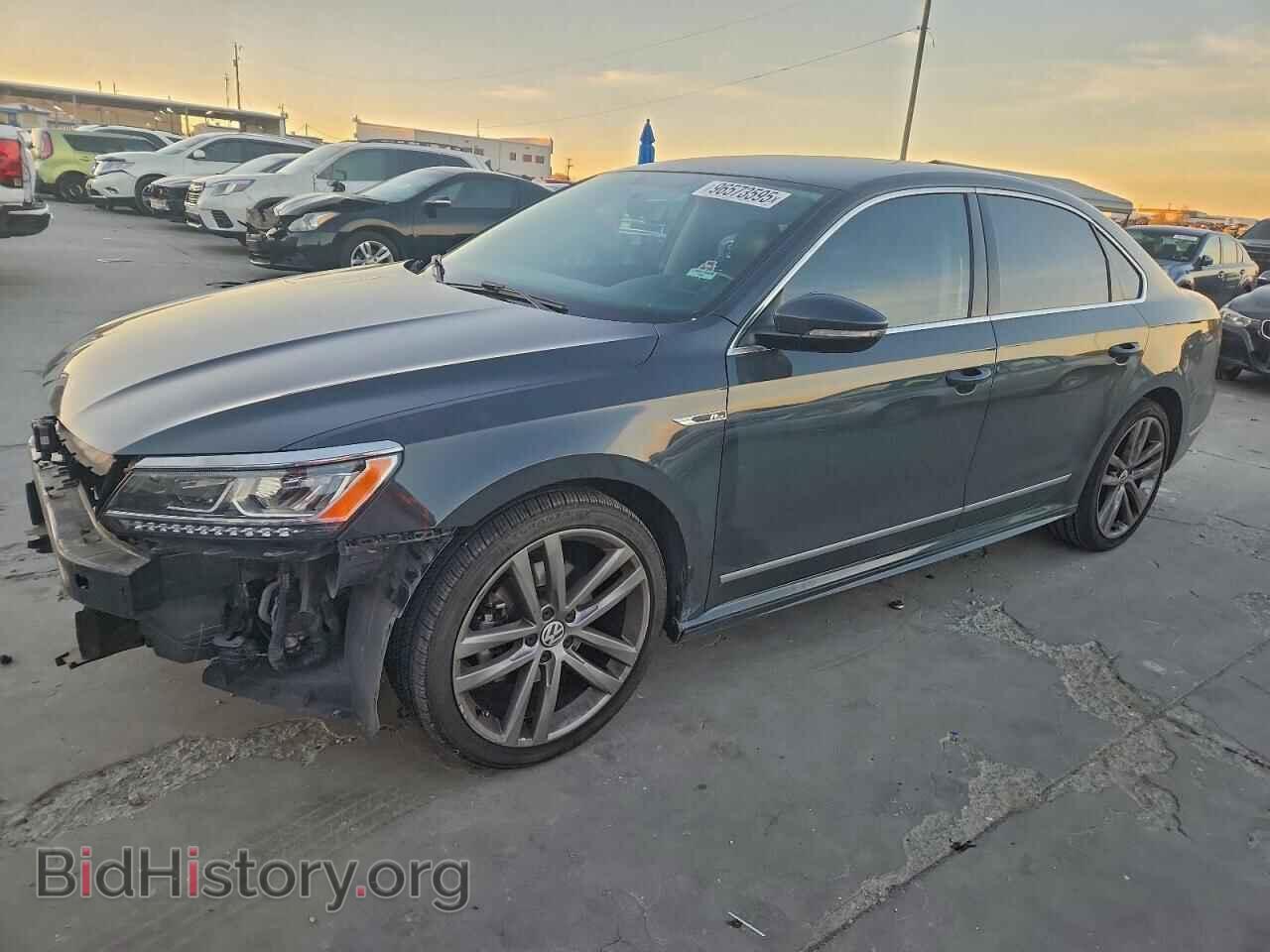 Photo 1VWDT7A32HC073050 - VOLKSWAGEN PASSAT 2017
