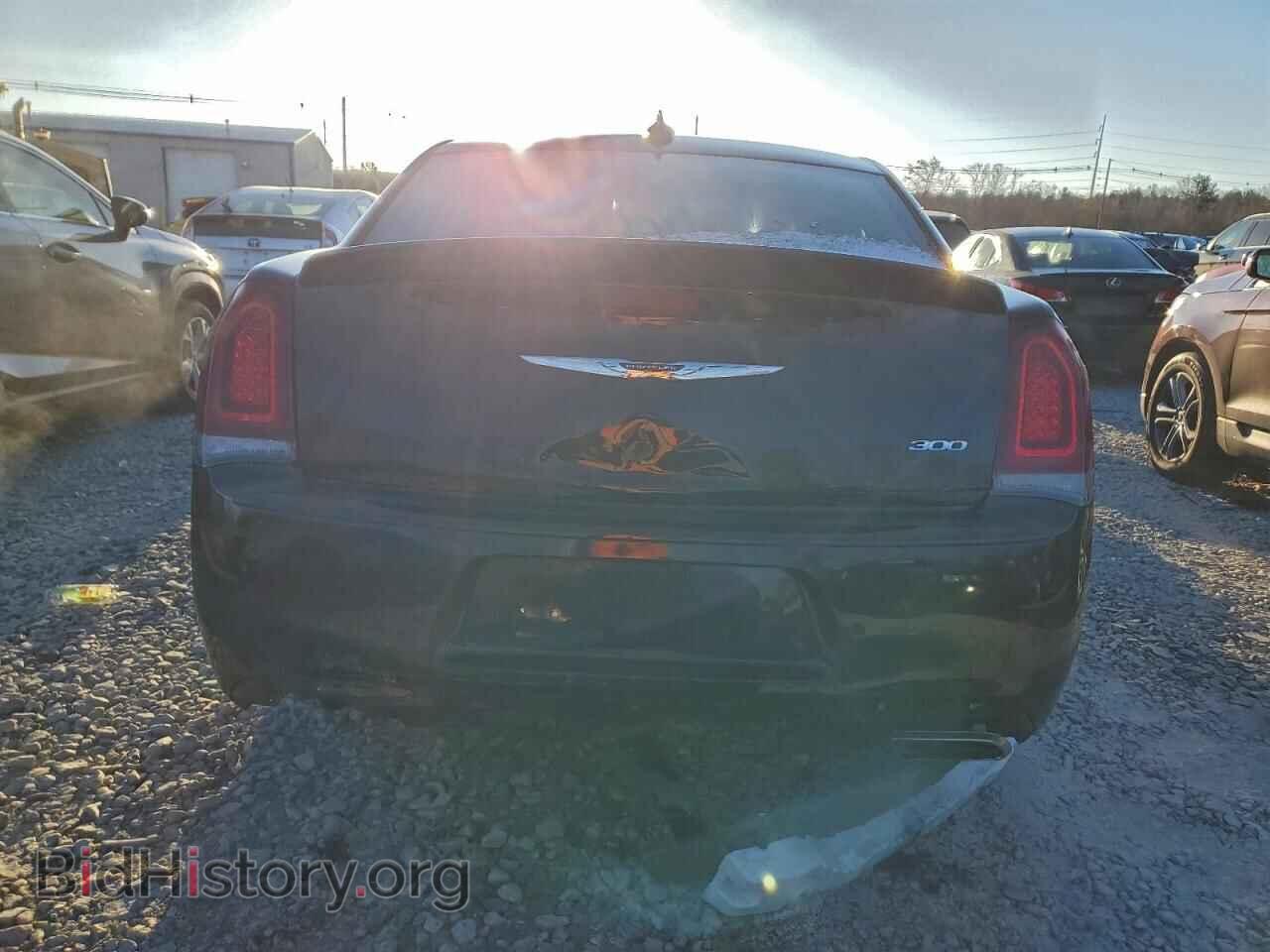 2019 CHRYSLER 300 - VIN: 2C3CCAGG1KH663965 - Фото 6